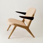 『宮崎椅子製作所・30脚以上の無垢の椅子に座れる椅子展』